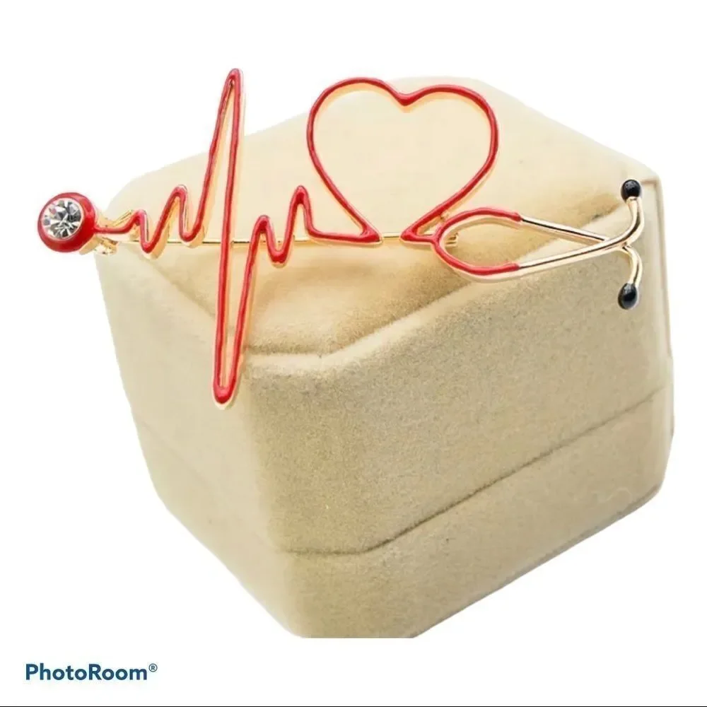 ‎BOGO - STETHOSCOPE BROOCH